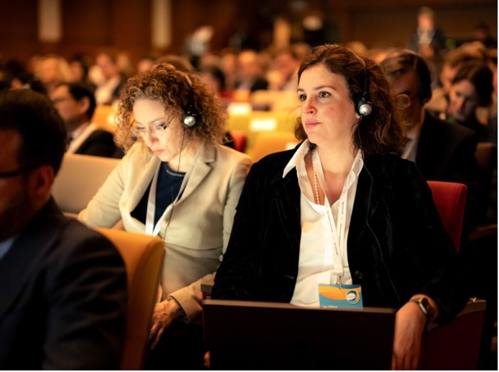 Foto van vrouw in auditorium